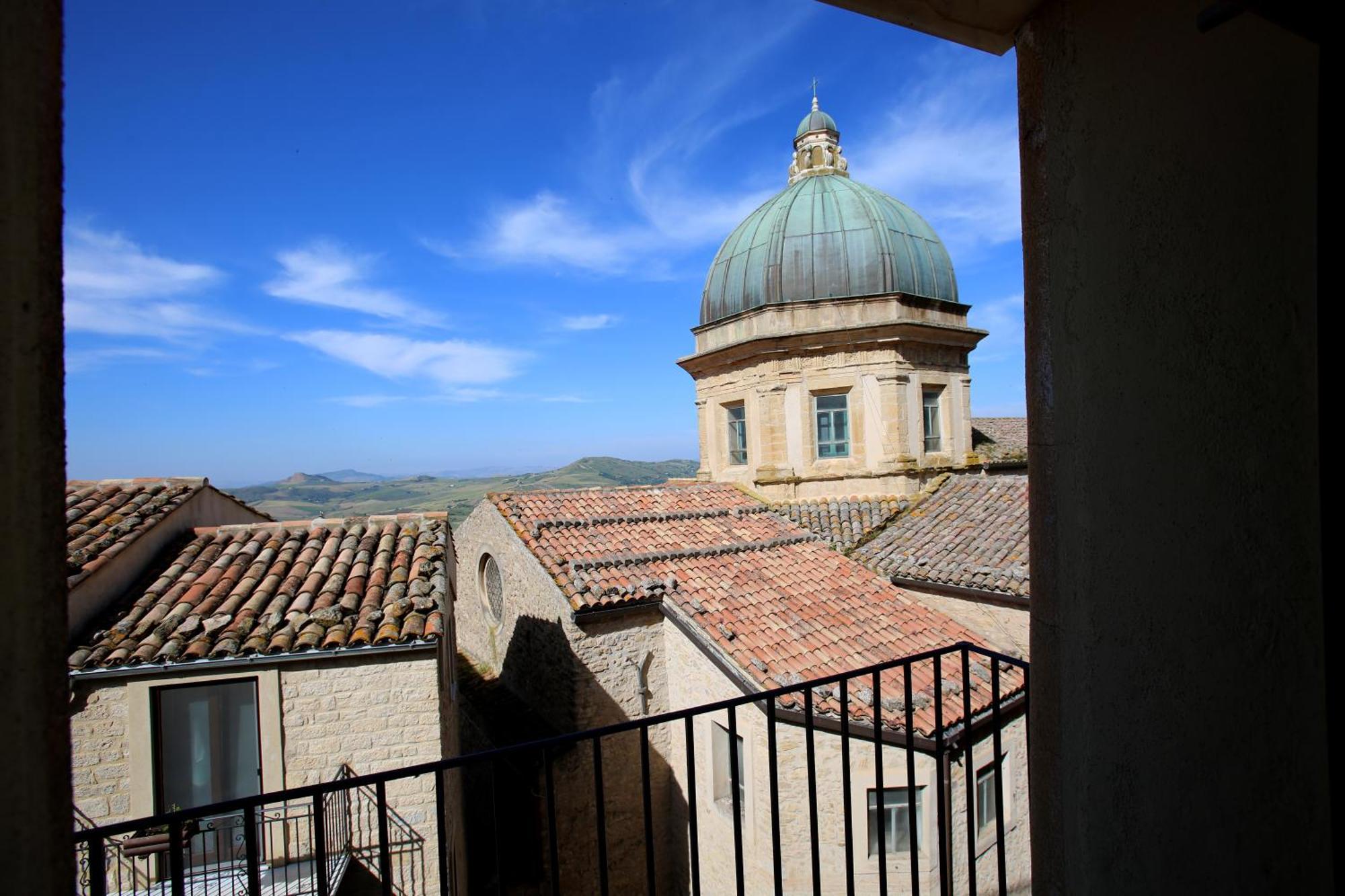 Al Centro Villa Gangi Bagian luar foto