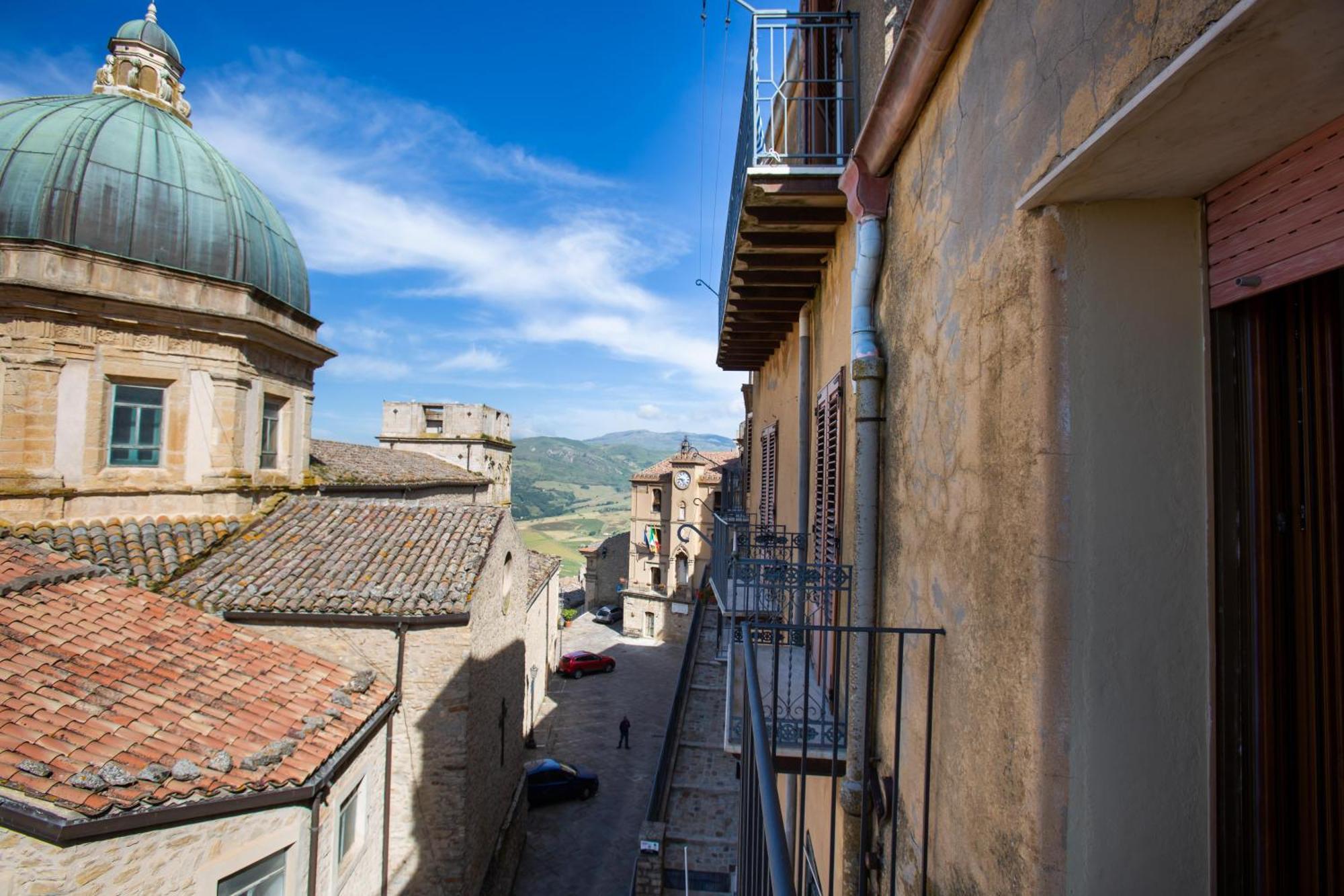 Al Centro Villa Gangi Bagian luar foto